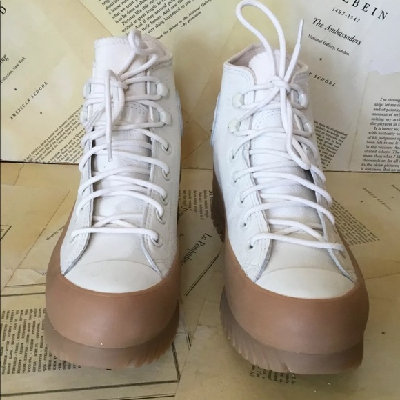Converse Chuck Taylor Hi Top Lugged 2.0 Leather Sneaker Boot Cream Gum - Picture 3 of 6